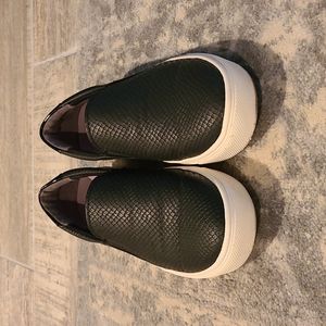 👟Dr. Scholl's Black Slip-Ons👟